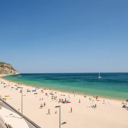 Appartamento Guestready - Beachfront Naufrago's Retreat 2 *